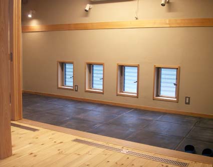 doma_dogroom_090304.jpg